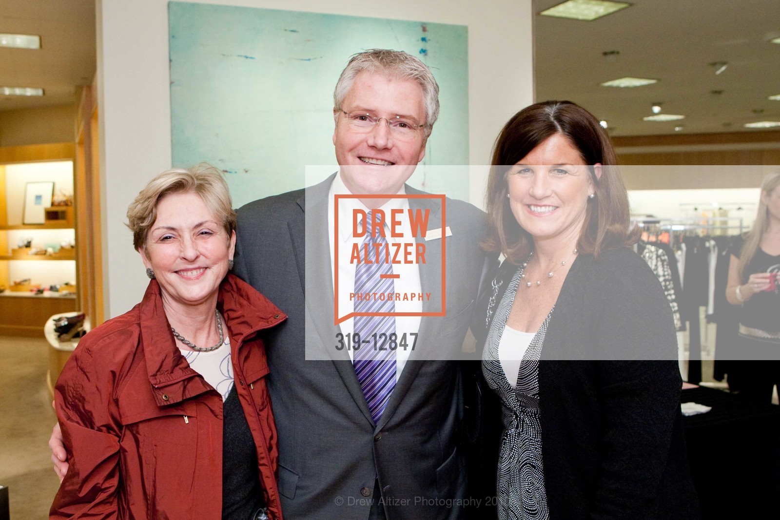 Elizabeth Lucchesi, Gary Guthrie (Store Manager), Kathy Jensen, Fashion RULES! By Neiman-Marcus of Palo Alto, US, March 5th, 2010, Photo #319-12847 Elizabeth Lucchesi, Gary Guthrie (Store Manager), Kathy Jensen, Photo #319-12847