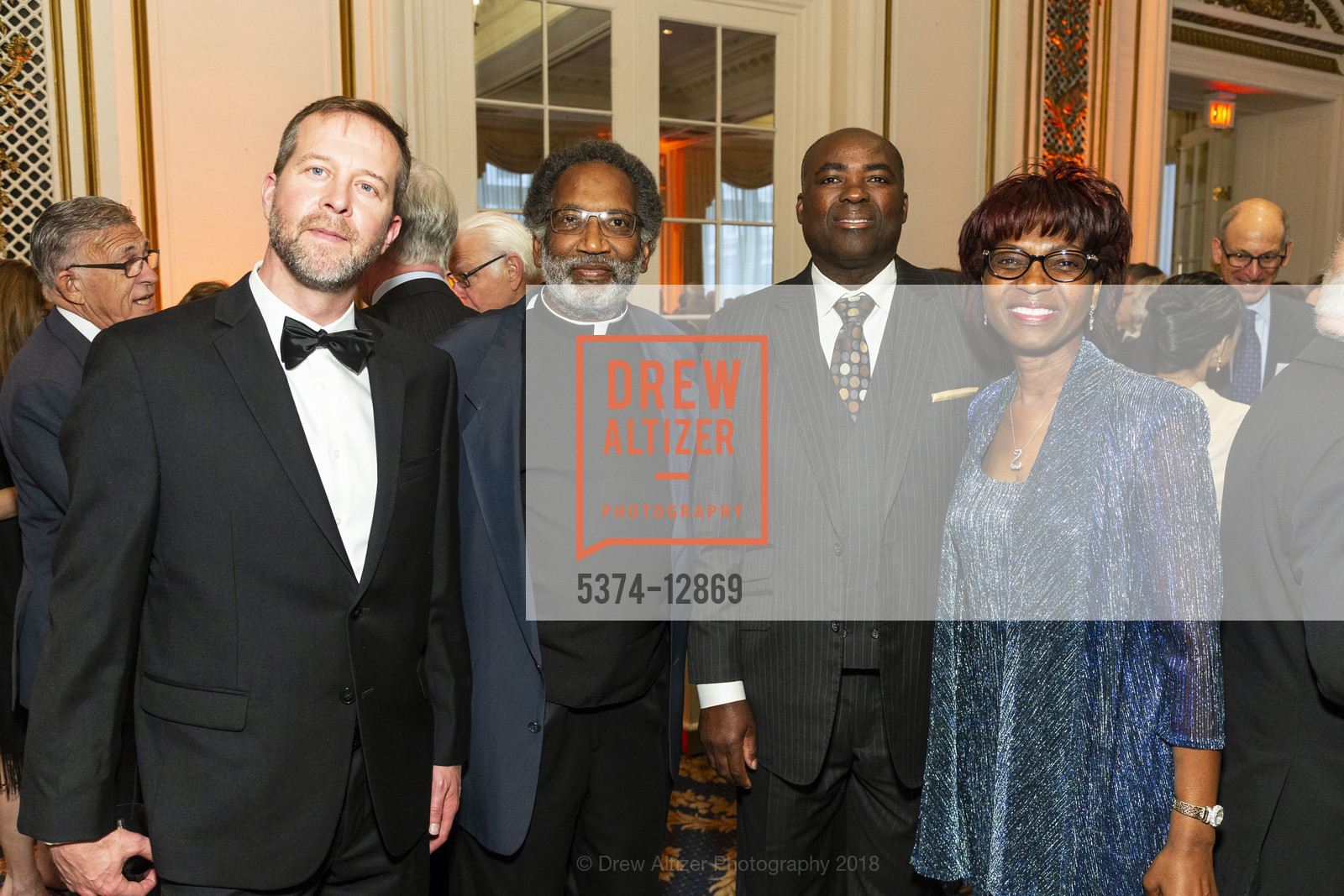Nathan Reynolds, Michael Grant, Marilyn Lovelace Grant, Catholic Charities Loaves & Fishes Awards Dinner and Gala, Palace Hotel. 2 New Montgomery St, May 24th, 2018, Photo #5374-12869 Nathan Reynolds, Michael Grant, Marilyn Lovelace Grant, Photo #5374-12869