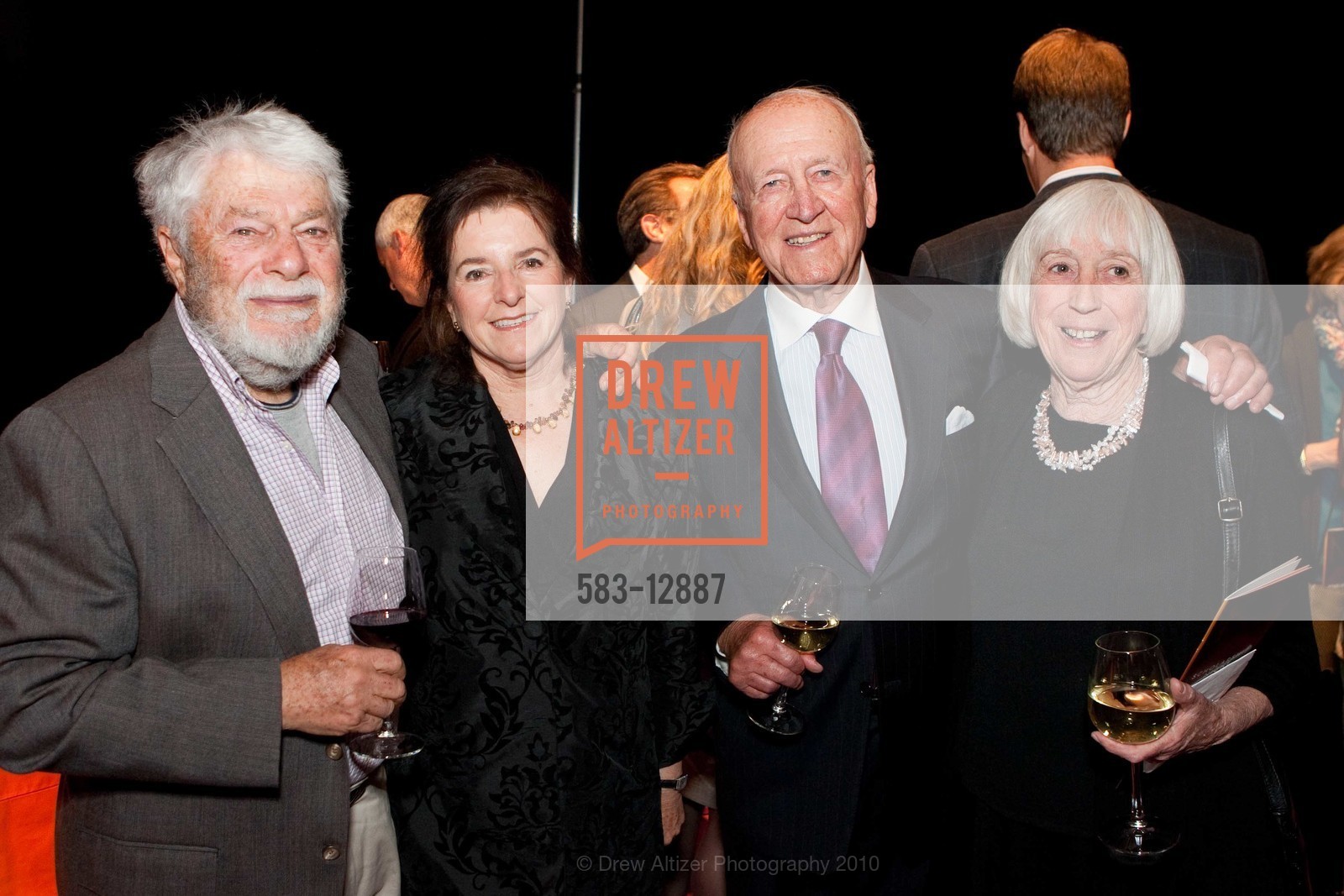 Gene Zwillinger with Leslie Zwillinger, Joe Kelly and Maureen Johnson