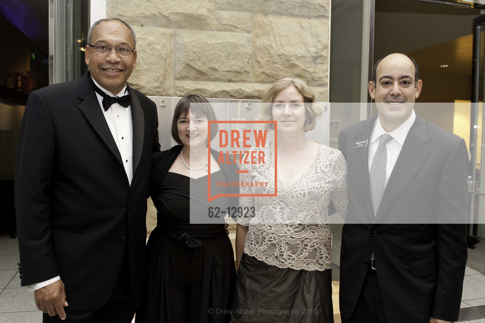 Roger Bowie, Mary Alice Bowie, Kristin Tuchman, Horacio Teran, Full Spectrum: San Jose Museum of Art's Fall Benefit, US, October 10th, 2010, Photo #62-12923 Roger Bowie, Mary Alice Bowie, Kristin Tuchman, Horacio Teran, Photo #62-12923