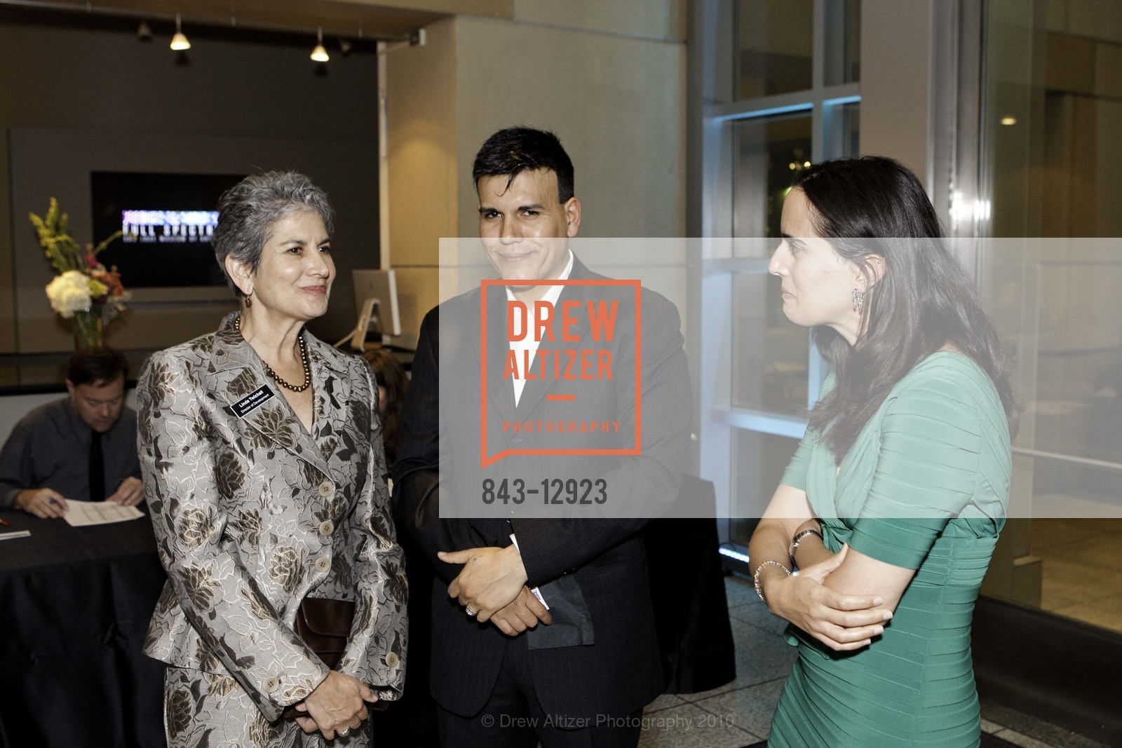 Linda Twichell, Raj-Ann Rekhi, Full Spectrum: San Jose Museum of Art's Fall Benefit, US, October 10th, 2010, Photo #843-12923 Linda Twichell, Raj-Ann Rekhi, Photo #843-12923