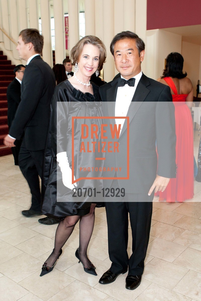 Maureen Footer, Thong Nguyen, Symphony Patrons Opening Night Gala - Arrivals, Dinner and Intermission, US, September 8th, 2010, Photo #20701-12929 Maureen Footer, Thong Nguyen, Photo #20701-12929