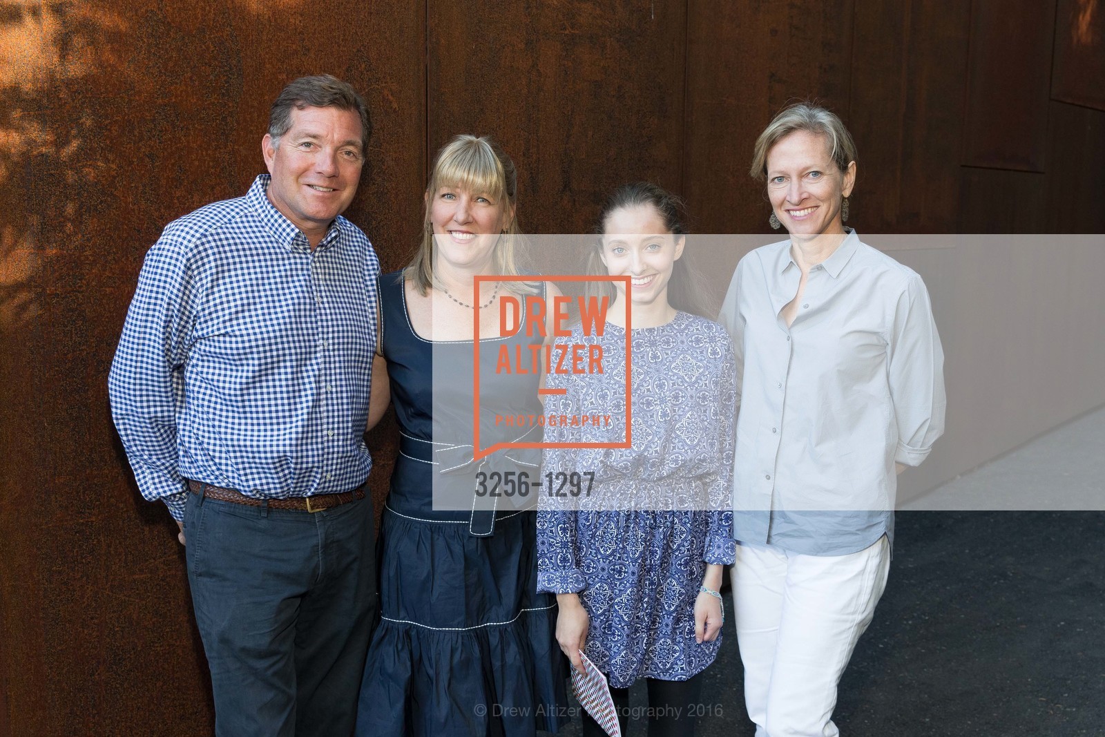 Jonathan Perkins, Sonja Perkins, Emma Samuelsen, Anne Heese, Photo #3256-1297
