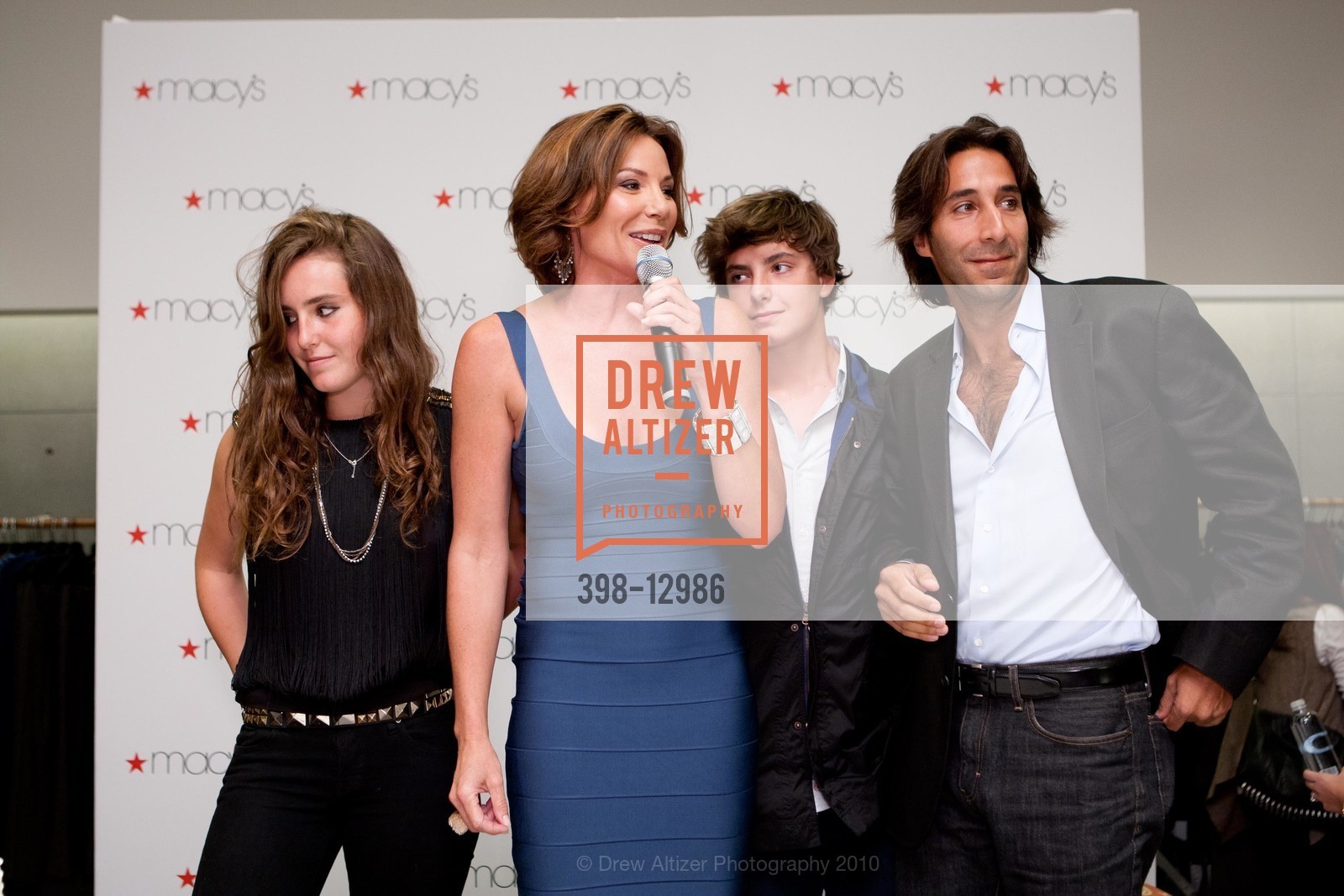 Victoria de Lesseps, Countess LuAnn de Lesseps, Noel de Lesseps, Jacques Azoulay, MACY'S PRESENTS Fashion Night Out, US, September 11th, 2010, Photo #398-12986 Victoria de Lesseps, Countess LuAnn de Lesseps, Noel de Lesseps, Jacques Azoulay, Photo #398-12986