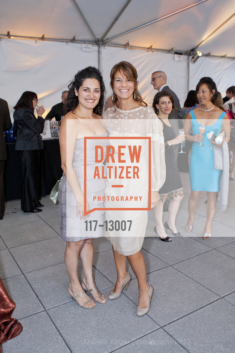 Sandra Kazee, Julie Costanzo, Alonzo King LINES Ballet Benefit Gala, US, October 15th, 2010, Photo #117-13007 Sandra Kazee, Julie Costanzo, Photo #117-13007