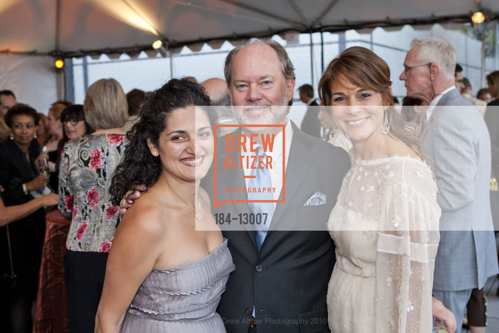 Sandra Kazee, Stephen Brady, Julie Costanzo, Alonzo King LINES Ballet Benefit Gala, US, October 15th, 2010, Photo #184-13007 Sandra Kazee, Stephen Brady, Julie Costanzo, Photo #184-13007