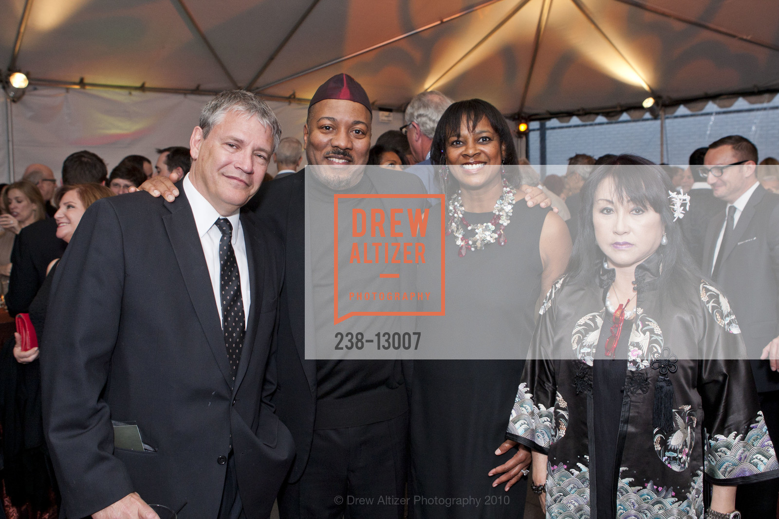 David Eliot Cohen with Alonzo King, Dr. Vicki Hughes and Suno Kay Osterweis