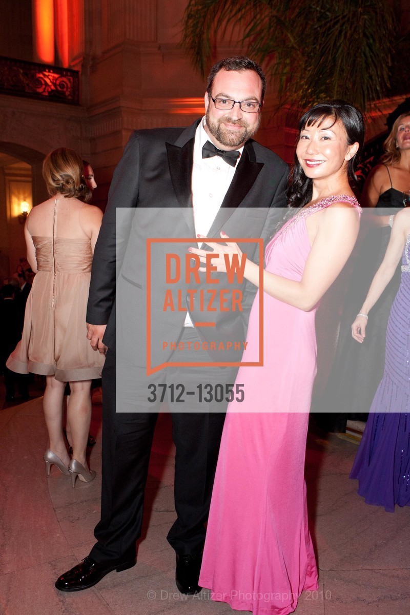 Christopher Verdosci, Lisa McClure, SF Opera Opening Night Gala - After Party and Cast Dinner, US, September 11th, 2010, Photo #3712-13055 Christopher Verdosci, Lisa McClure, Photo #3712-13055