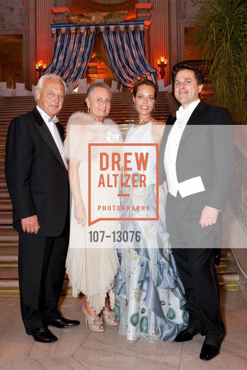 Tore Diskerud, Turid Diskerud, Charlot Malin, Gregory Malin, San Francisco Opera Opening Night Gala - Patrons Arrivals, Dinner and Intermissions, US, September 11th, 2010, Photo #107-13076 Tore Diskerud, Turid Diskerud, Charlot Malin, Gregory Malin, Photo #107-13076