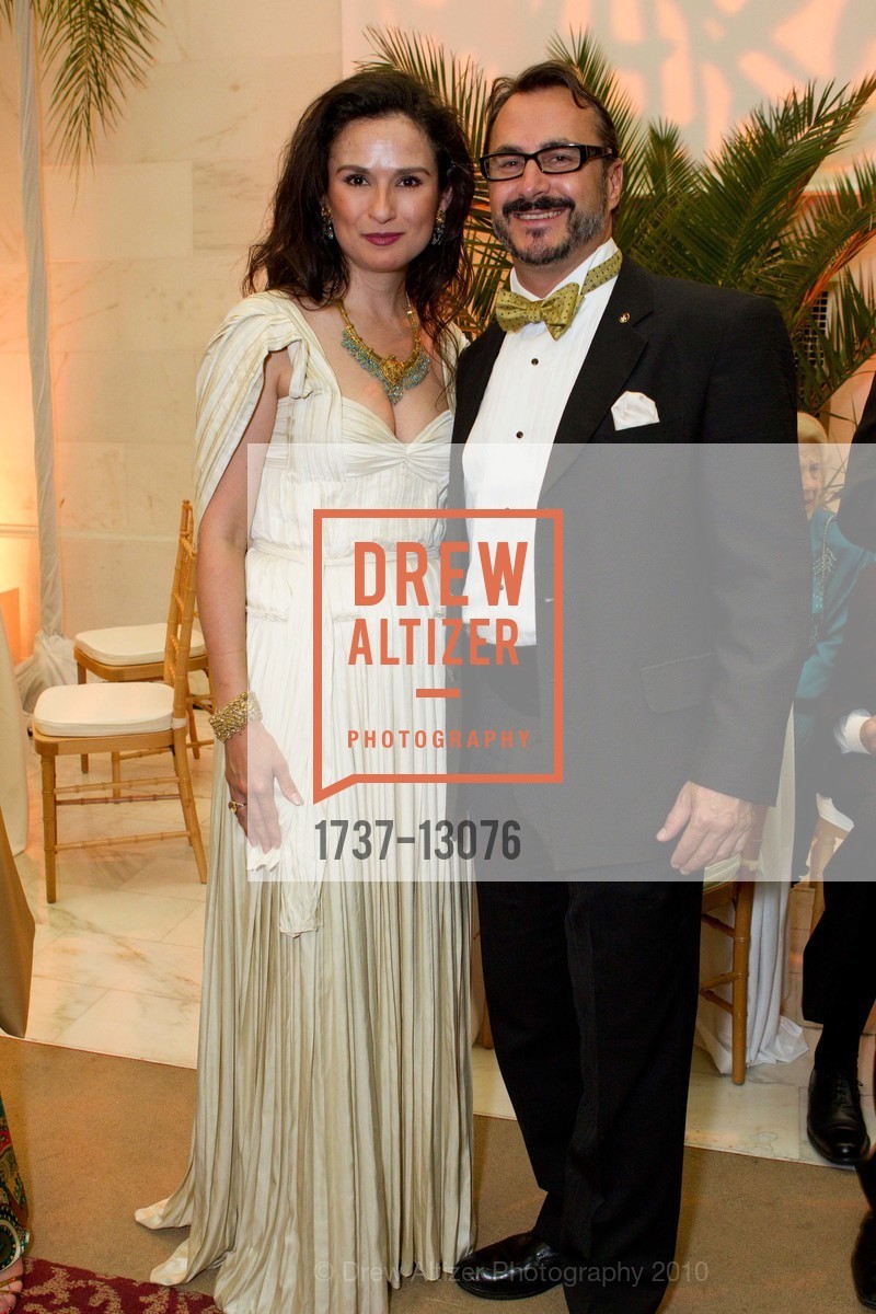 Veronica Watson, Mark Tchelistcheff, San Francisco Opera Opening Night Gala - Patrons Arrivals, Dinner and Intermissions, US, September 11th, 2010, Photo #1737-13076 Veronica Watson, Mark Tchelistcheff, Photo #1737-13076