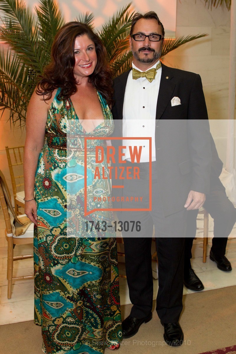 Barbara Walkowski, Mark Tchelistcheff, San Francisco Opera Opening Night Gala - Patrons Arrivals, Dinner and Intermissions, US, September 11th, 2010, Photo #1743-13076 Barbara Walkowski, Mark Tchelistcheff, Photo #1743-13076