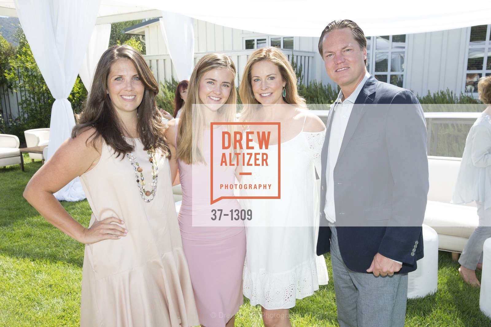 Megan Murray, Evan Oetgen, Maggie Oetgen, Steven Oetgen, Festival Napa Valley Neiman Marcus Presents the Brunello Cucinelli Fall Collection at Solage Calistoga, 755 Silverado Trail, July 17th, 2016, Photo #37-1309 Megan Murray, Evan Oetgen, Maggie Oetgen, Steven Oetgen, Photo #37-1309