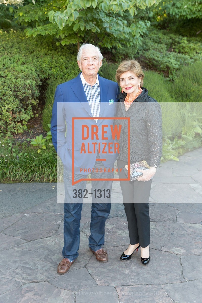 Peter Mullin, Merle Mullin, Festival Napa Valley Tribute to Margrit Mondavi at Far Niente, 1350 Acacia Dr, July 23rd, 2016, Photo #382-1313 Peter Mullin, Merle Mullin, Photo #382-1313