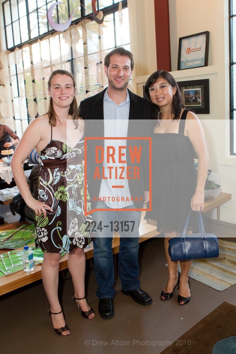 Lauren Hayslett, Max Wesman, Jiajia Ye, Chic Meets Geek, US, June 4th, 2010, Photo #224-13157 Lauren Hayslett, Max Wesman, Jiajia Ye, Photo #224-13157