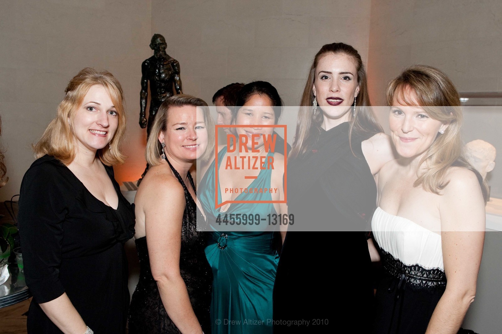 Kim Darin, Sarah Gammill, Amanda Sardisson, Erin Vomocil, Julie Bradshaw, ART POINT Celebrates CARTIER AND AMERICA At The Legion of Honor, US, January 10th, 2010, Photo #4455999-13169 Kim Darin, Sarah Gammill, Amanda Sardisson, Erin Vomocil, Julie Bradshaw, Photo #4455999-13169
