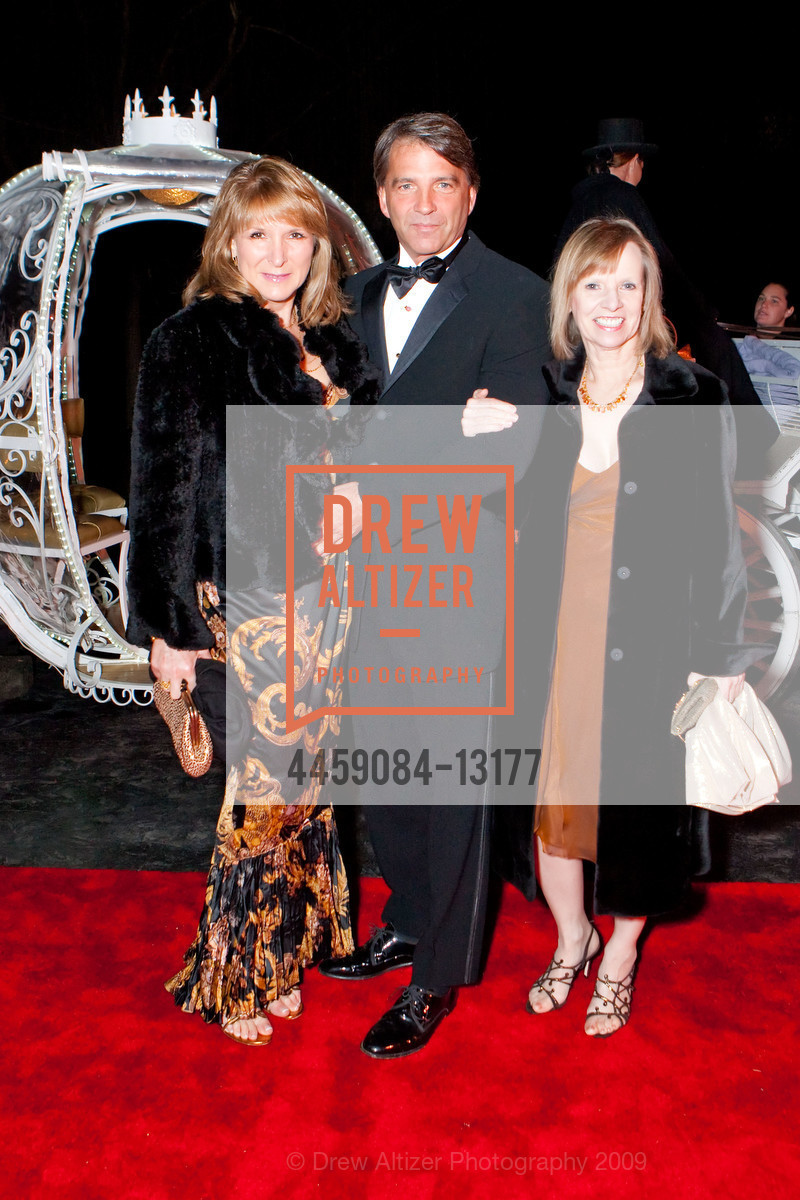 Heidi Roizen, David Mohler, Ann Winblad, Manus Salzman Valentines Gala, US, February 9th, 2009, Photo #4459084-13177 Heidi Roizen, David Mohler, Ann Winblad, Photo #4459084-13177