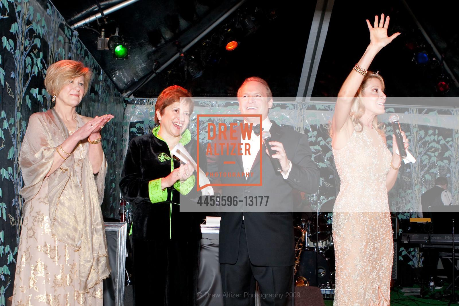 Barbara Ralston, Martha Marsh, Alan Salzman, Jillian Manus, Manus Salzman Valentines Gala, US, February 9th, 2009, Photo #4459596-13177 Barbara Ralston, Martha Marsh, Alan Salzman, Jillian Manus, Photo #4459596-13177