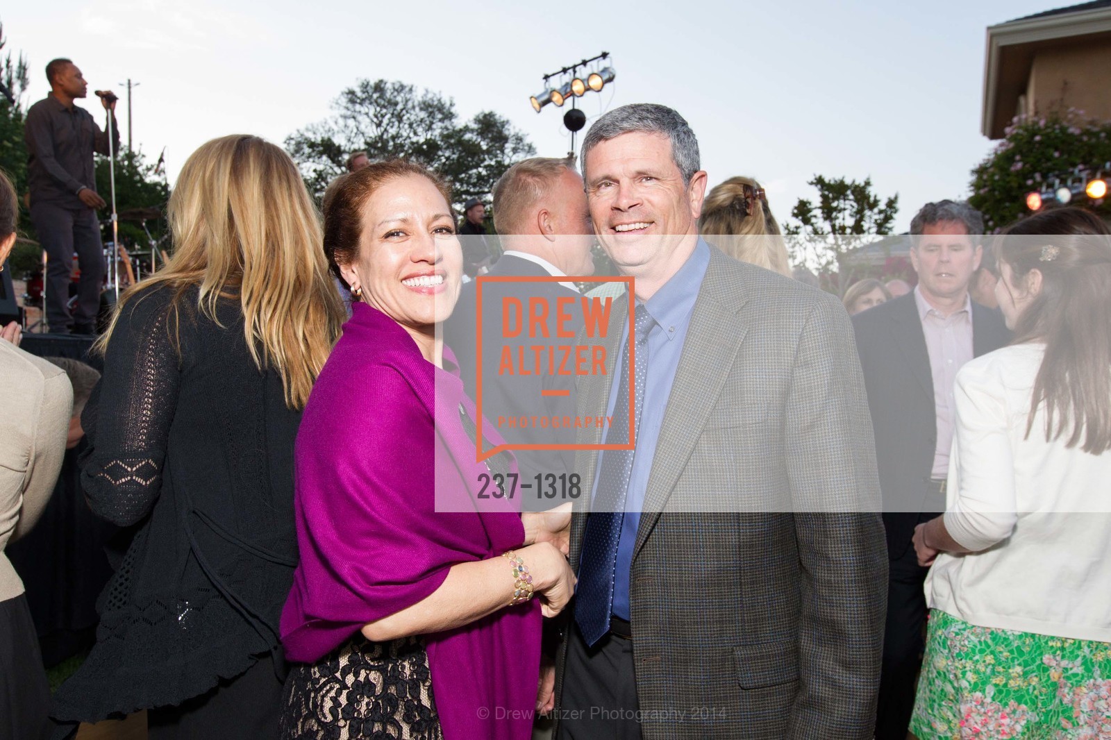Martha Sheridan, Bill Sheridan, Bay Area Lyme Foundation's LymeAid 2014, Portola Valley, CA 94028, April 27th, 2014, Photo #237-1318 Martha Sheridan, Bill Sheridan, Photo #237-1318