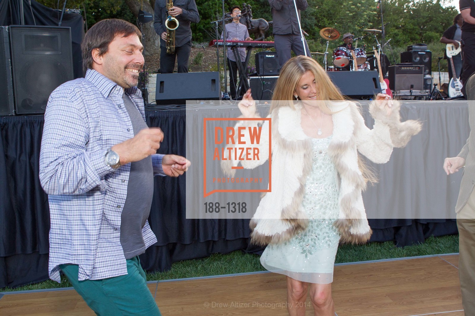 Steve Harris, Sherry Cagan, Bay Area Lyme Foundation's LymeAid 2014, Portola Valley, CA 94028, April 27th, 2014, Photo #188-1318 Steve Harris, Sherry Cagan, Photo #188-1318