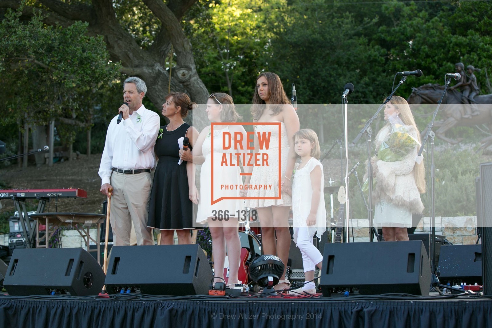 Scott Athearn, Camille Athearn, Isabel Athearn, Bronte Athearn, Abby Athearn, Bay Area Lyme Foundation's LymeAid 2014, Portola Valley, CA 94028, April 27th, 2014, Photo #366-1318 Scott Athearn, Camille Athearn, Isabel Athearn, Bronte Athearn, Abby Athearn, Photo #366-1318