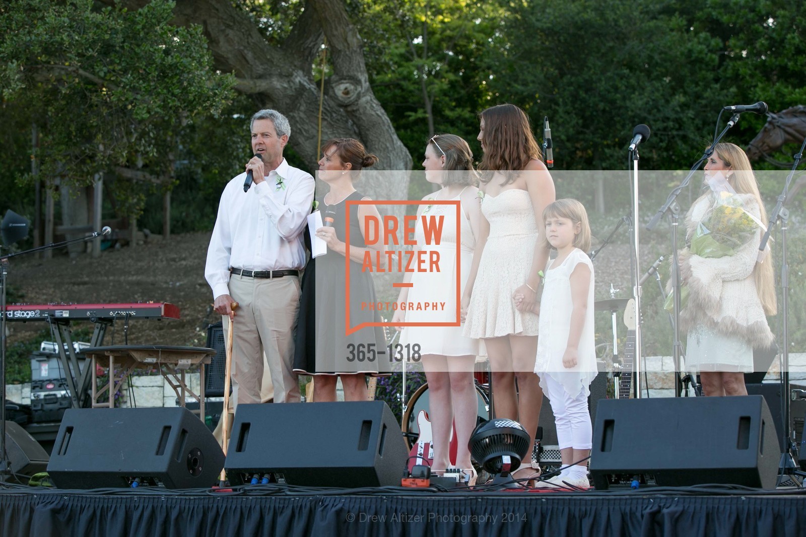 Scott Athearn, Camille Athearn, Isabel Athearn, Bronte Athearn, Abby Athearn, Bay Area Lyme Foundation's LymeAid 2014, Portola Valley, CA 94028, April 27th, 2014, Photo #365-1318 Scott Athearn, Camille Athearn, Isabel Athearn, Bronte Athearn, Abby Athearn, Photo #365-1318