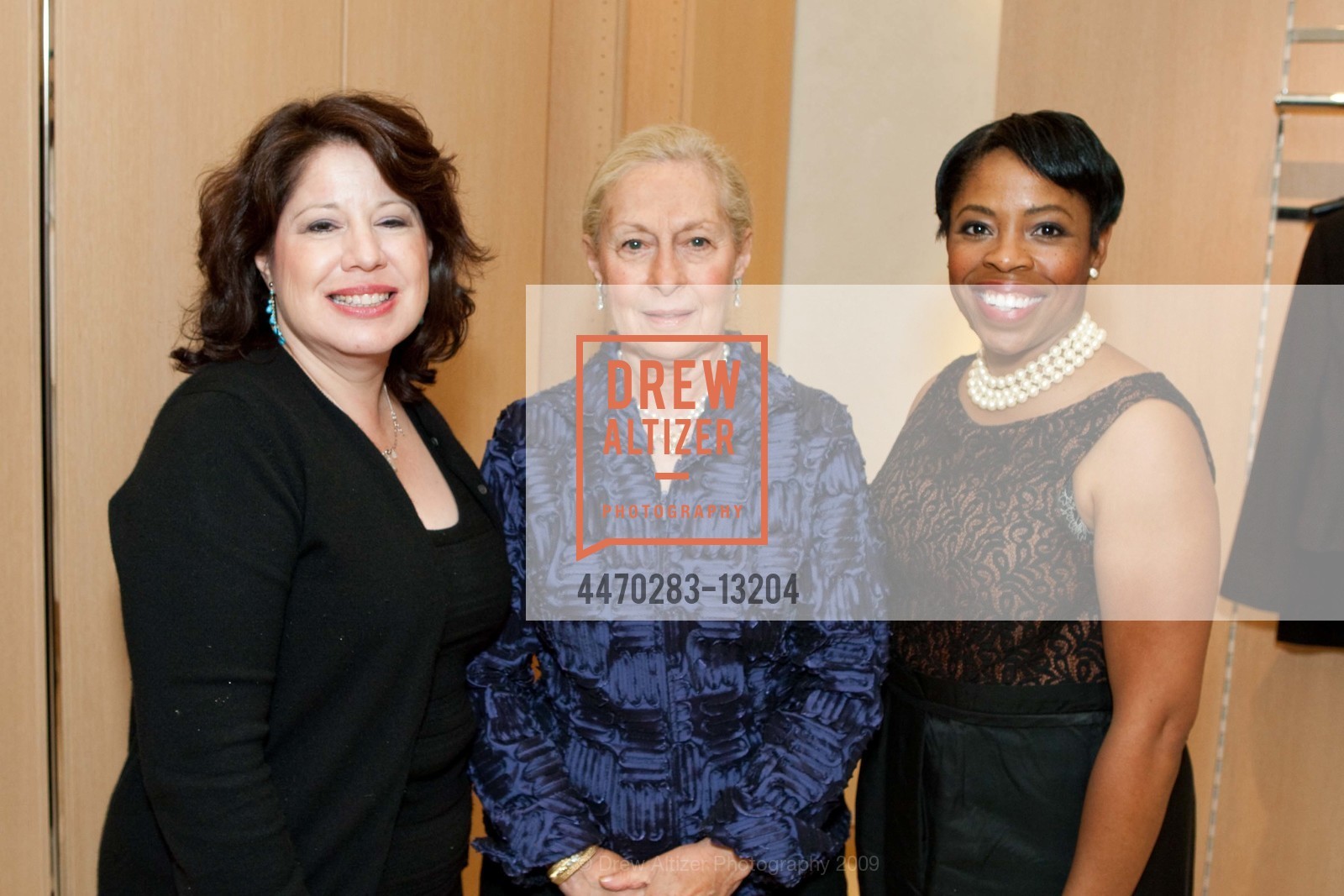 Blance Aguirre, Sheila Lipman, Stephanie Russell, SAN FRANCISCO BALLET'S Gala Kickoff Hosted By ST. JOHN BOUTIQUE, US, November 12th, 2009, Photo #4470283-13204 Blance Aguirre, Sheila Lipman, Stephanie Russell, Photo #4470283-13204