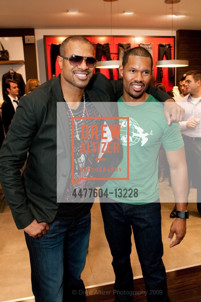 Charleston Pierce, Jay Piper, GUESS And GQ MAGAZINE Cocktails to Benefit KIDS ON THE MOVE, US, October 16th, 2009, Photo #4477604-13228 Charleston Pierce, Jay Piper, Photo #4477604-13228