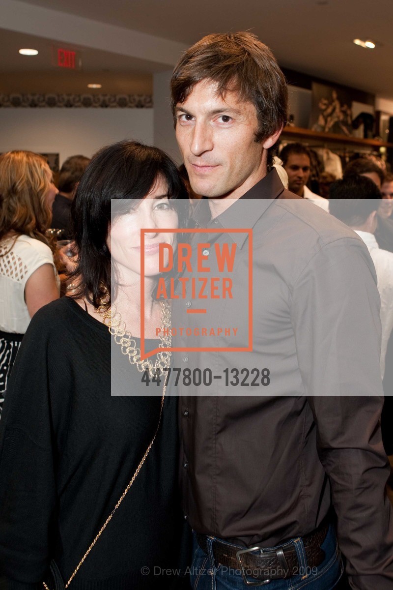 Dana Castro, Kevin Busch, GUESS And GQ MAGAZINE Cocktails to Benefit KIDS ON THE MOVE, US, October 16th, 2009, Photo #4477800-13228 Dana Castro, Kevin Busch, Photo #4477800-13228