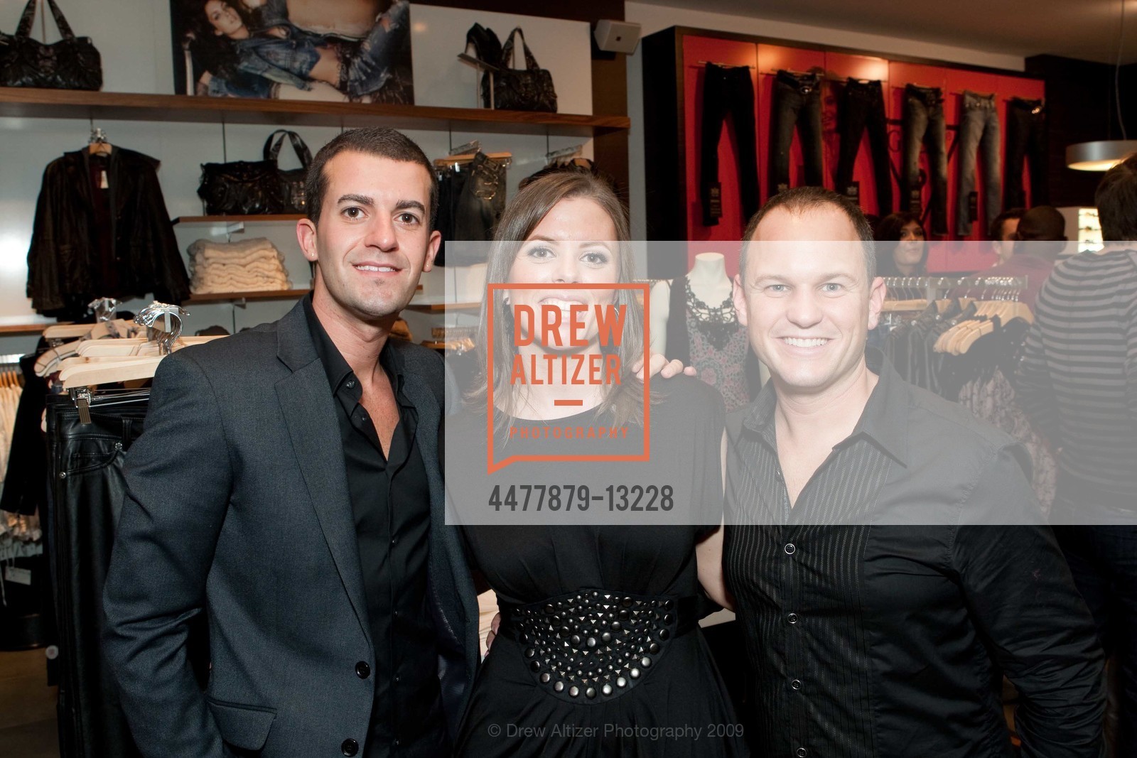 Anthony Saracino, Sarah Robinson, Ron Manashil, GUESS And GQ MAGAZINE Cocktails to Benefit KIDS ON THE MOVE, US, October 16th, 2009, Photo #4477879-13228 Anthony Saracino, Sarah Robinson, Ron Manashil, Photo #4477879-13228