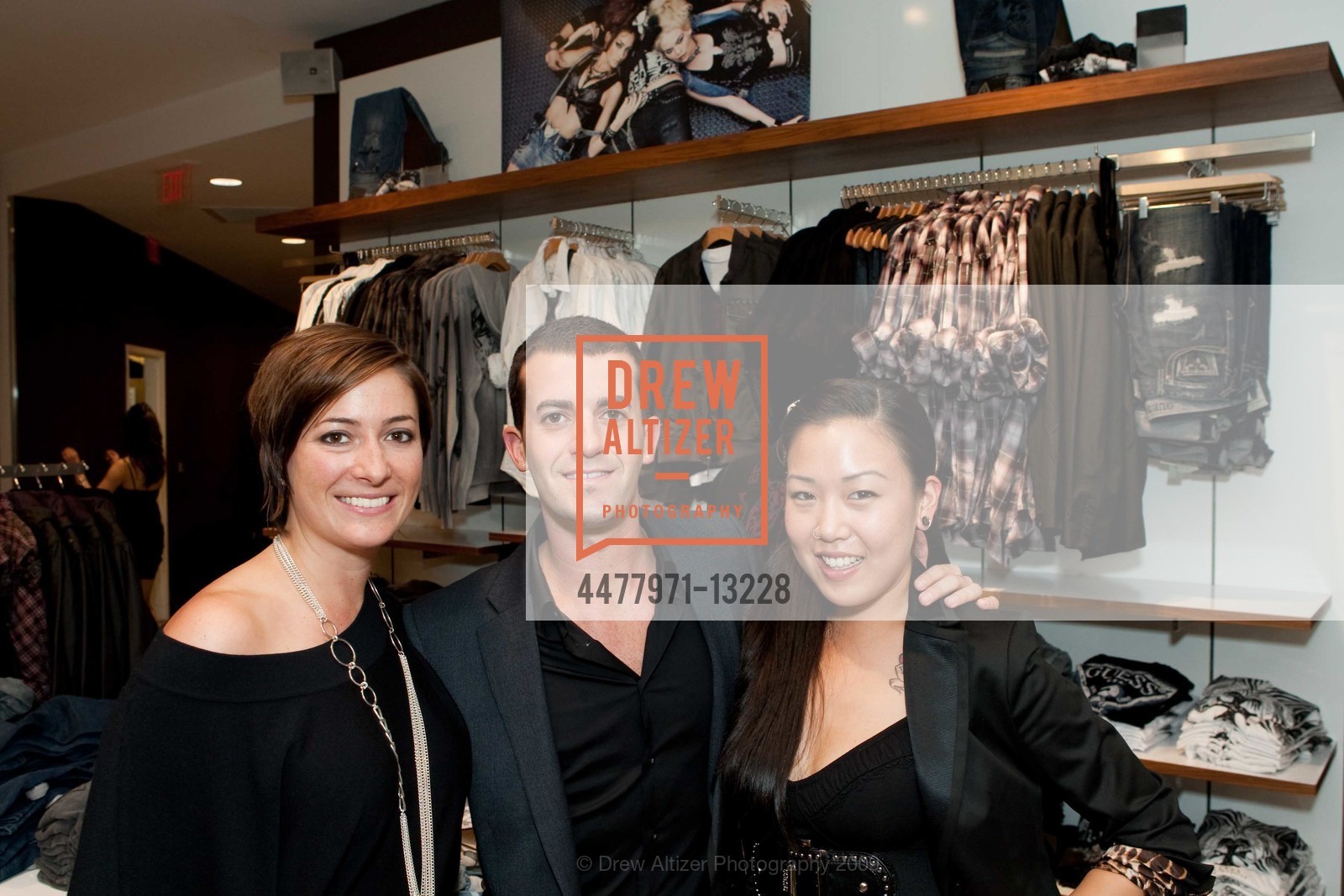 Jenna Umek, Anthony Saracino, Shina Kang, GUESS And GQ MAGAZINE Cocktails to Benefit KIDS ON THE MOVE, US, October 16th, 2009, Photo #4477971-13228 Jenna Umek, Anthony Saracino, Shina Kang, Photo #4477971-13228
