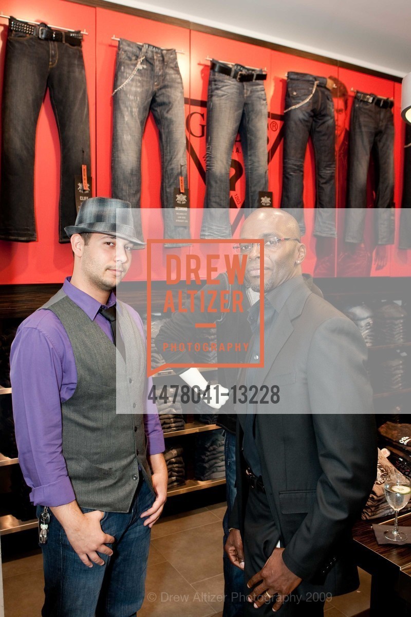 Naveed Bhatti, Leland Bryan Thompson, GUESS And GQ MAGAZINE Cocktails to Benefit KIDS ON THE MOVE, US, October 16th, 2009, Photo #4478041-13228 Naveed Bhatti, Leland Bryan Thompson, Photo #4478041-13228