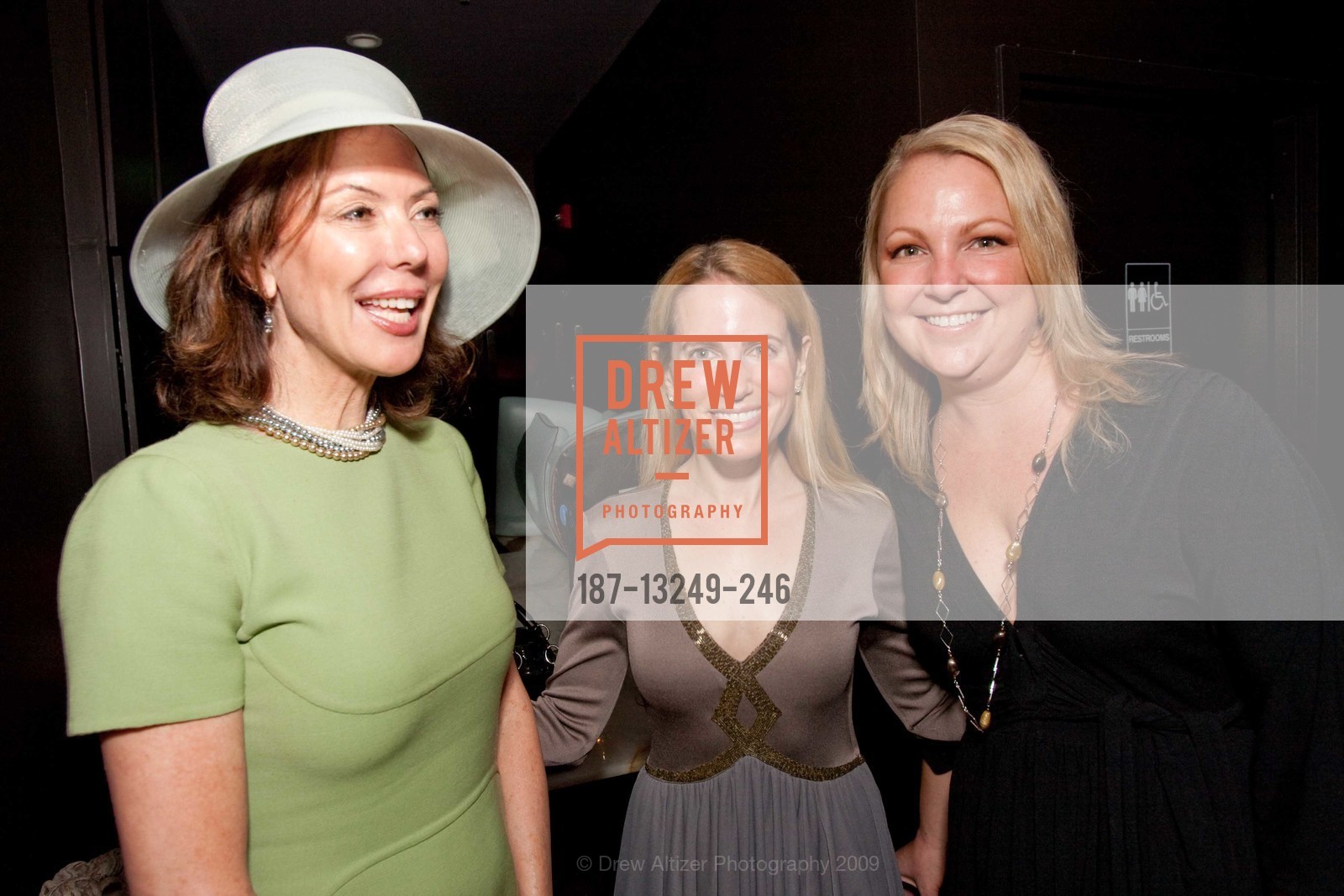 Margaret Mitchell, Nadine Weil, Jenny Randall, Sowing Hope: ECOMOM Congo Project Fundraiser at LE CLUB, US, May 6th, 2009, Photo #187-13249-246 Margaret Mitchell, Nadine Weil, Jenny Randall, Photo #187-13249-246