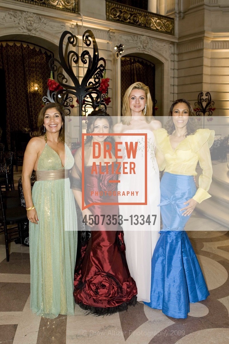 Marisa Schmid, Alexandra Siliezar, Marie Carr, Cristina Robinson, BRAVO Arrivals for The San Francisco Opera's 2009 Opening Night Gala, US, September 11th, 2009, Photo #4507353-13347 Marisa Schmid, Alexandra Siliezar, Marie Carr, Cristina Robinson, Photo #4507353-13347