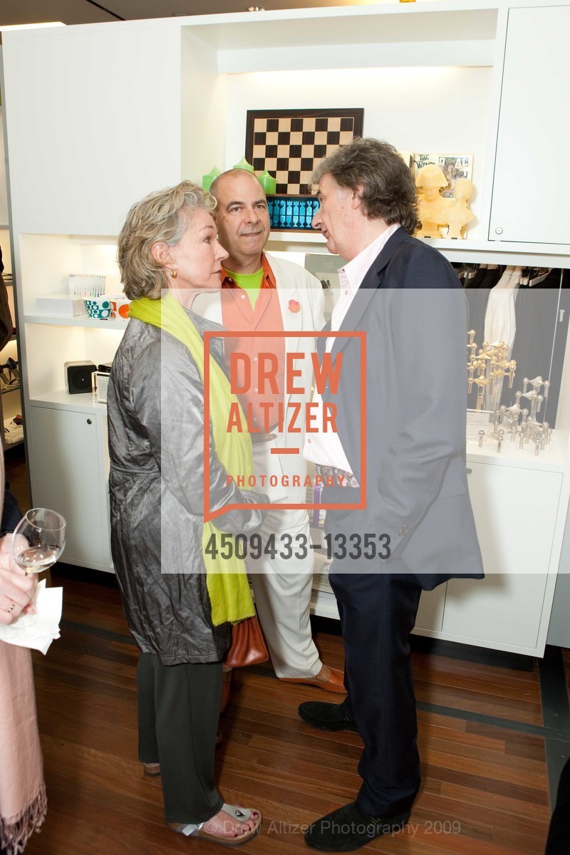 Susie Tompkins Buell, Tod Donobedian, Paul Smith, Paul Smith Opening, US, April 2nd, 2009, Photo #4509433-13353 Susie Tompkins Buell, Tod Donobedian, Paul Smith, Photo #4509433-13353