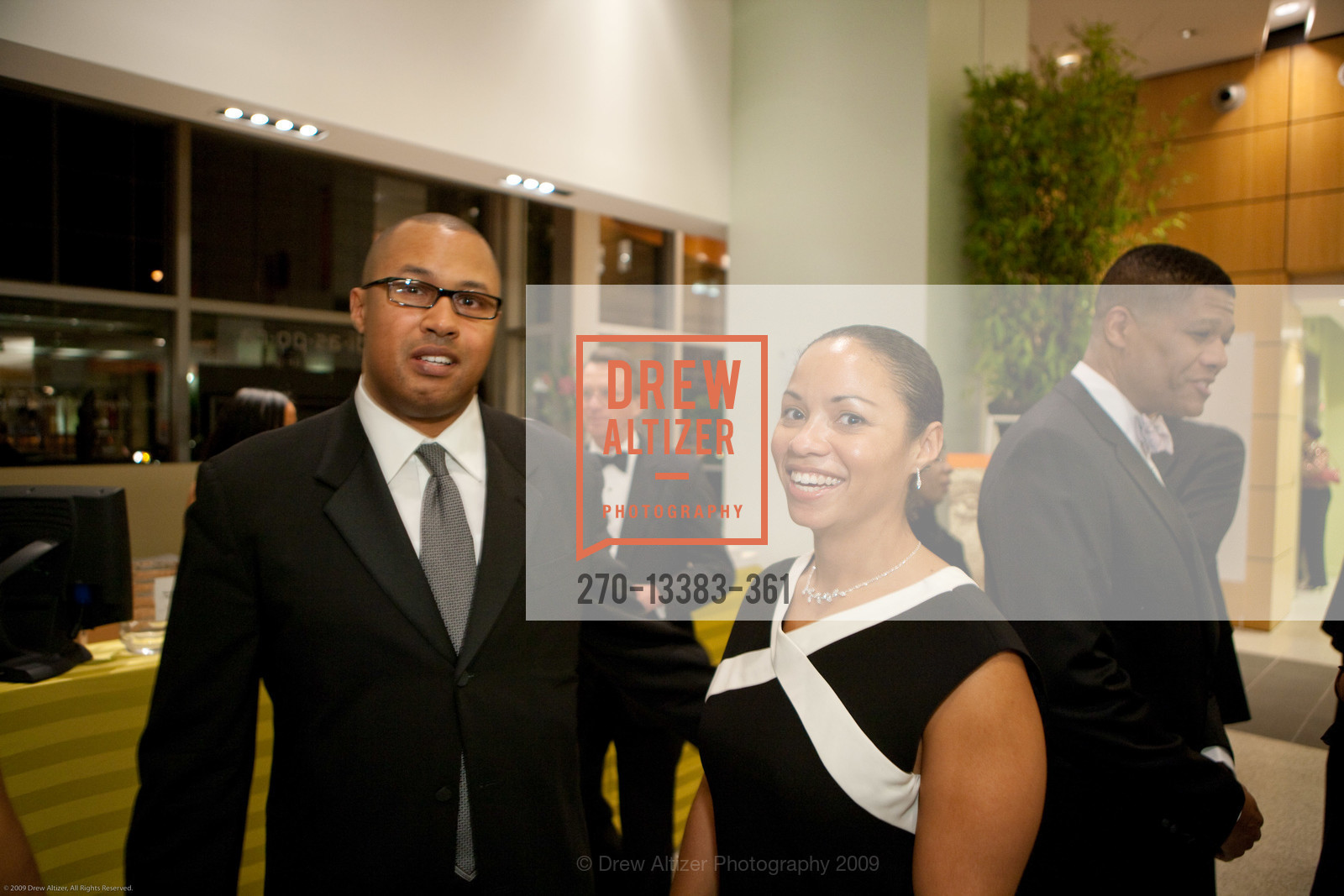 Gregory Vernon, Angela Heyward, MoAD Museum VIP Reception, US, November 14th, 2009, Photo #270-13383-361 Gregory Vernon, Angela Heyward, Photo #270-13383-361