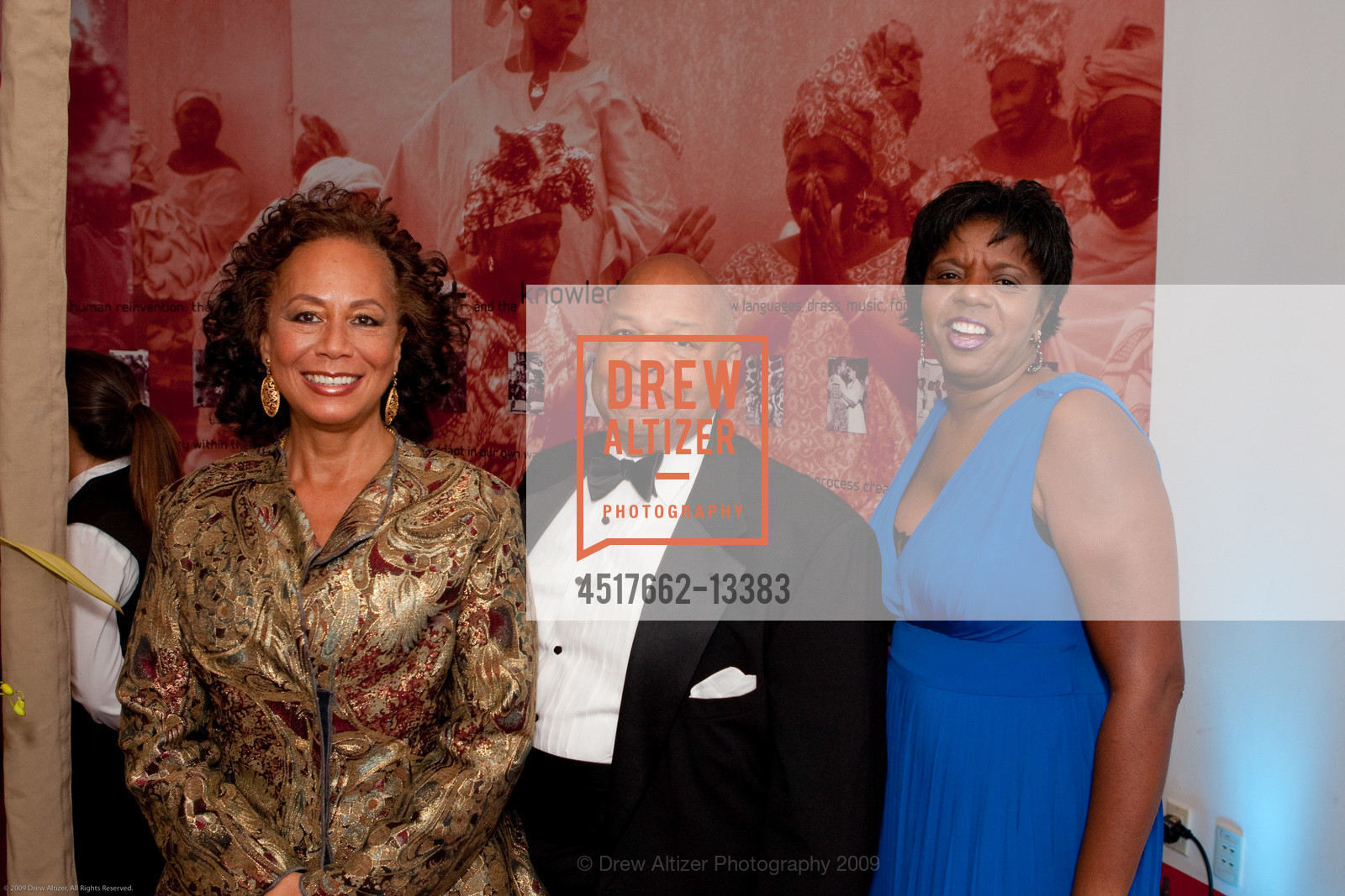 Schyleen Qualls, Ron Brown, MoAD Museum VIP Reception, US, November 14th, 2009, Photo #4517662-13383 Schyleen Qualls, Ron Brown, Photo #4517662-13383