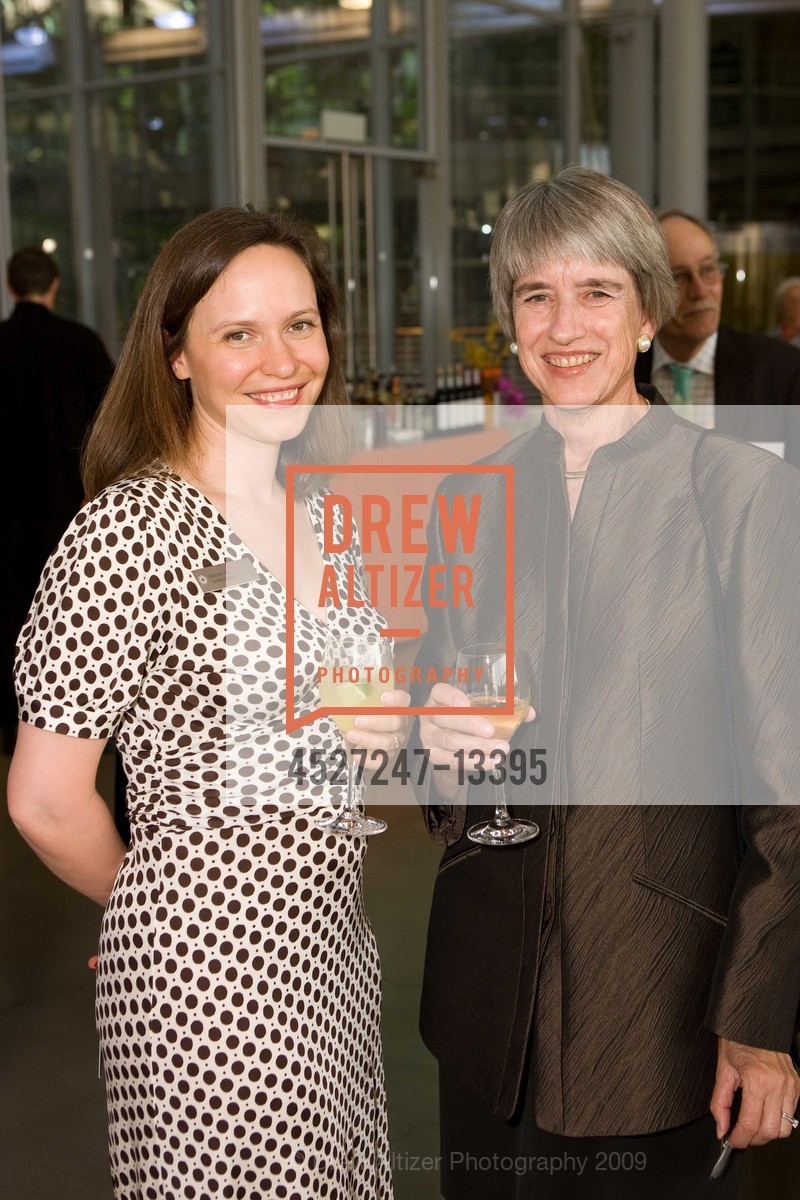 Katherine Greenbaum, Fidela Schneider, Collector's Society Dinner With Maya Lin at CALIFORNIA ACADEMY OF SCIENCES, US, April 21st, 2009, Photo #4527247-13395 Katherine Greenbaum, Fidela Schneider, Photo #4527247-13395