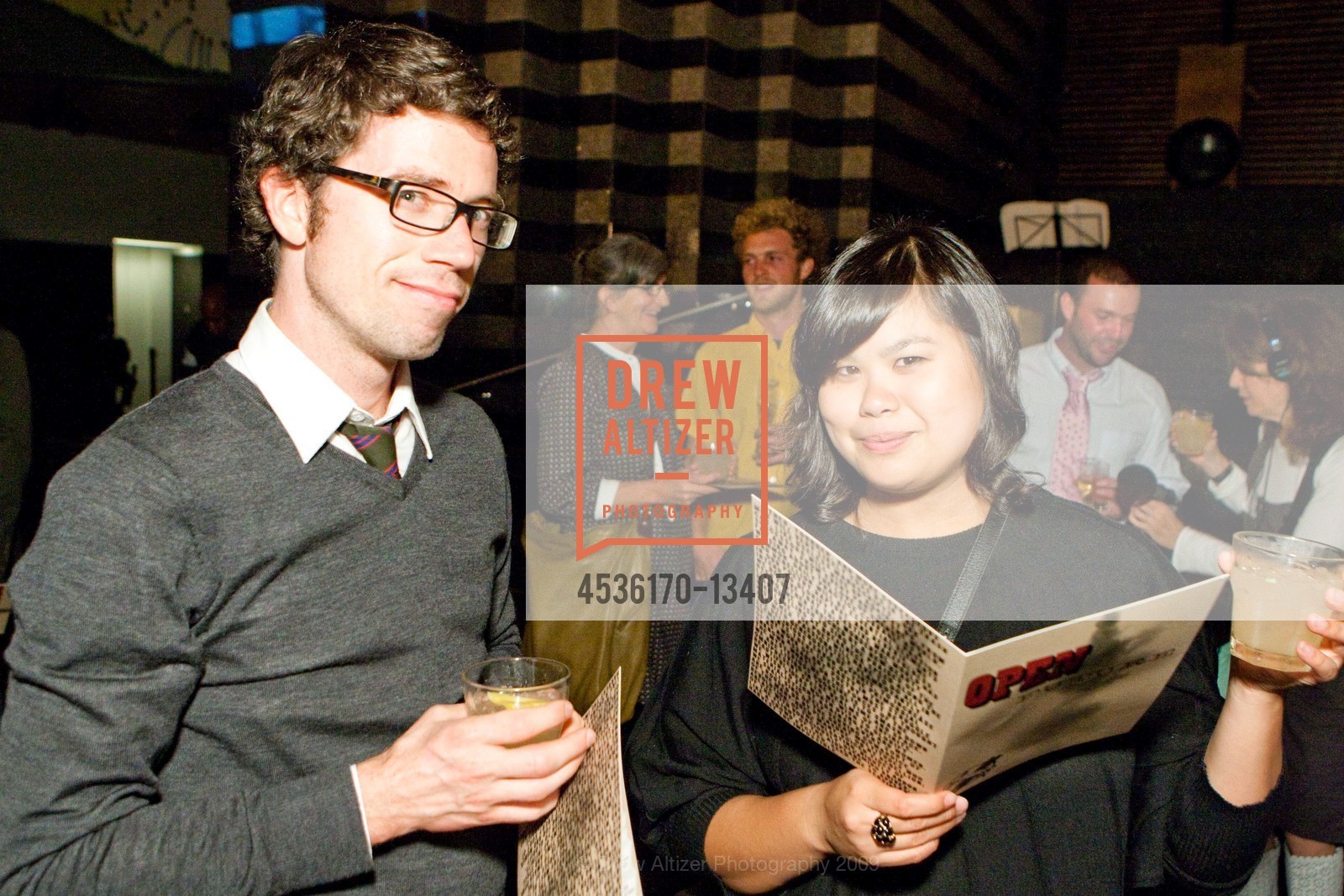 Scott Davis, Clarissa Soong, SFMOMA's Futurist Banquet, US, October 19th, 2009, Photo #4536170-13407 Scott Davis, Clarissa Soong, Photo #4536170-13407