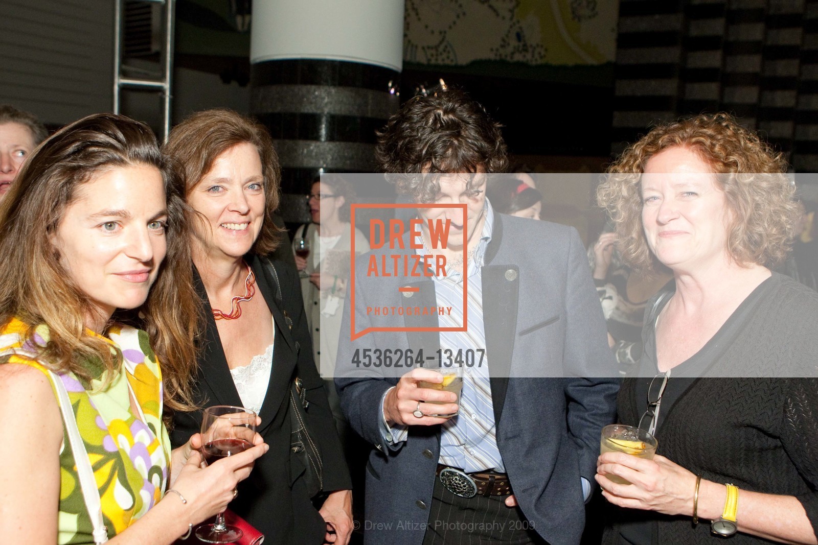 Laura Whitman, Barbara Spackman, Marty Freeman, Mia Fuller, SFMOMA's Futurist Banquet, US, October 19th, 2009, Photo #4536264-13407 Laura Whitman, Barbara Spackman, Marty Freeman, Mia Fuller, Photo #4536264-13407
