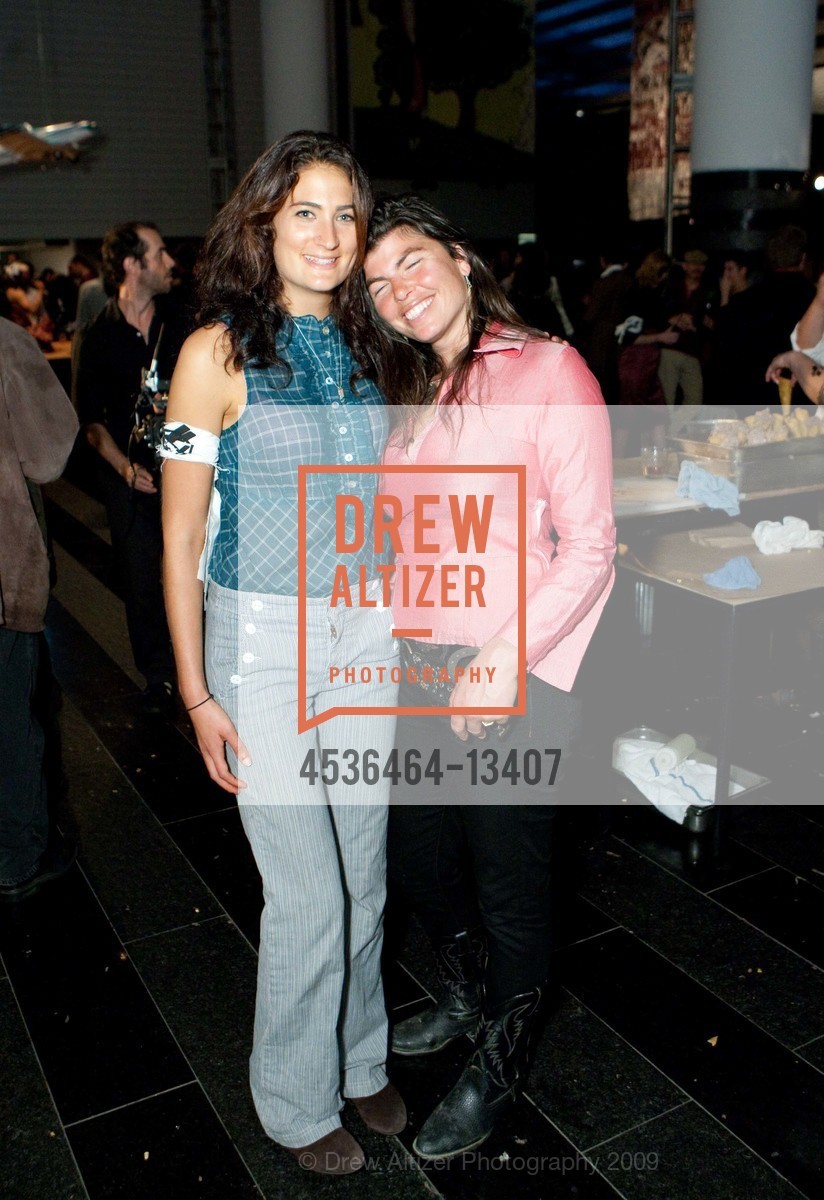 Allie Alter, Becky White, SFMOMA's Futurist Banquet, US, October 19th, 2009, Photo #4536464-13407 Allie Alter, Becky White, Photo #4536464-13407