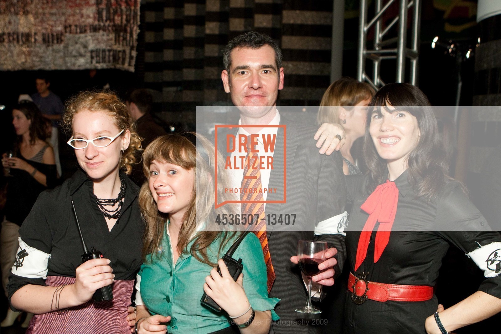 Robert Smigel, Gina Basso, SFMOMA's Futurist Banquet, US, October 19th, 2009, Photo #4536507-13407 Robert Smigel, Gina Basso, Photo #4536507-13407