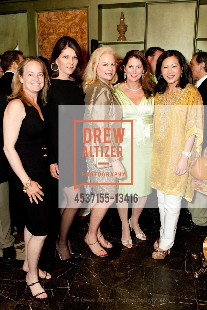 Shelby Strudwick, Lorraine Rominger, Claire Kostic, Patricia Ferrin Loucks, Jessa Wu, SF SYMPHONY Opening Gala Pre-Party hosted by Symphony Supper Host Committee, US, July 8th, 2009, Photo #4537155-13416 Shelby Strudwick, Lorraine Rominger, Claire Kostic, Patricia Ferrin Loucks, Jessa Wu, Photo #4537155-13416