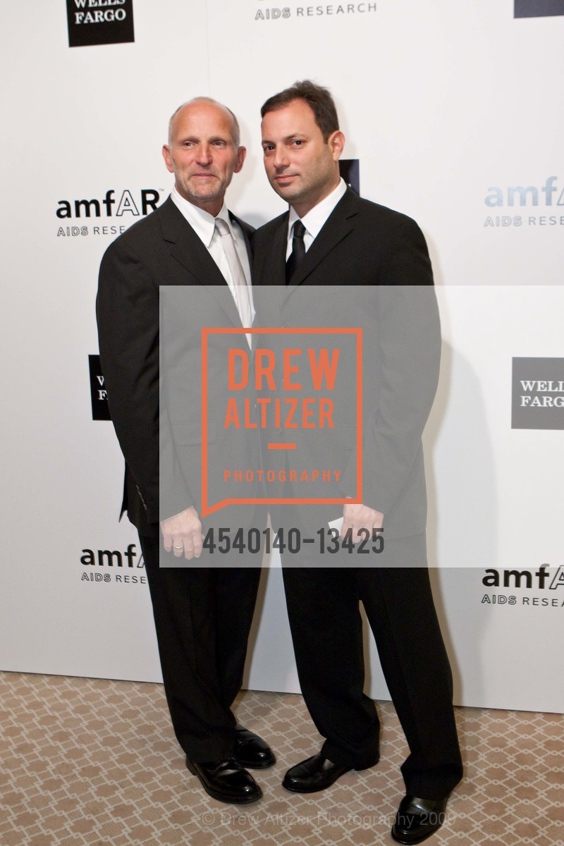 Vince Calcagno, Peter Poulos, amfAR's 2009 San Francisco Gala at the Four Seasons, US, November 8th, 2009, Photo #4540140-13425 Vince Calcagno, Peter Poulos, Photo #4540140-13425