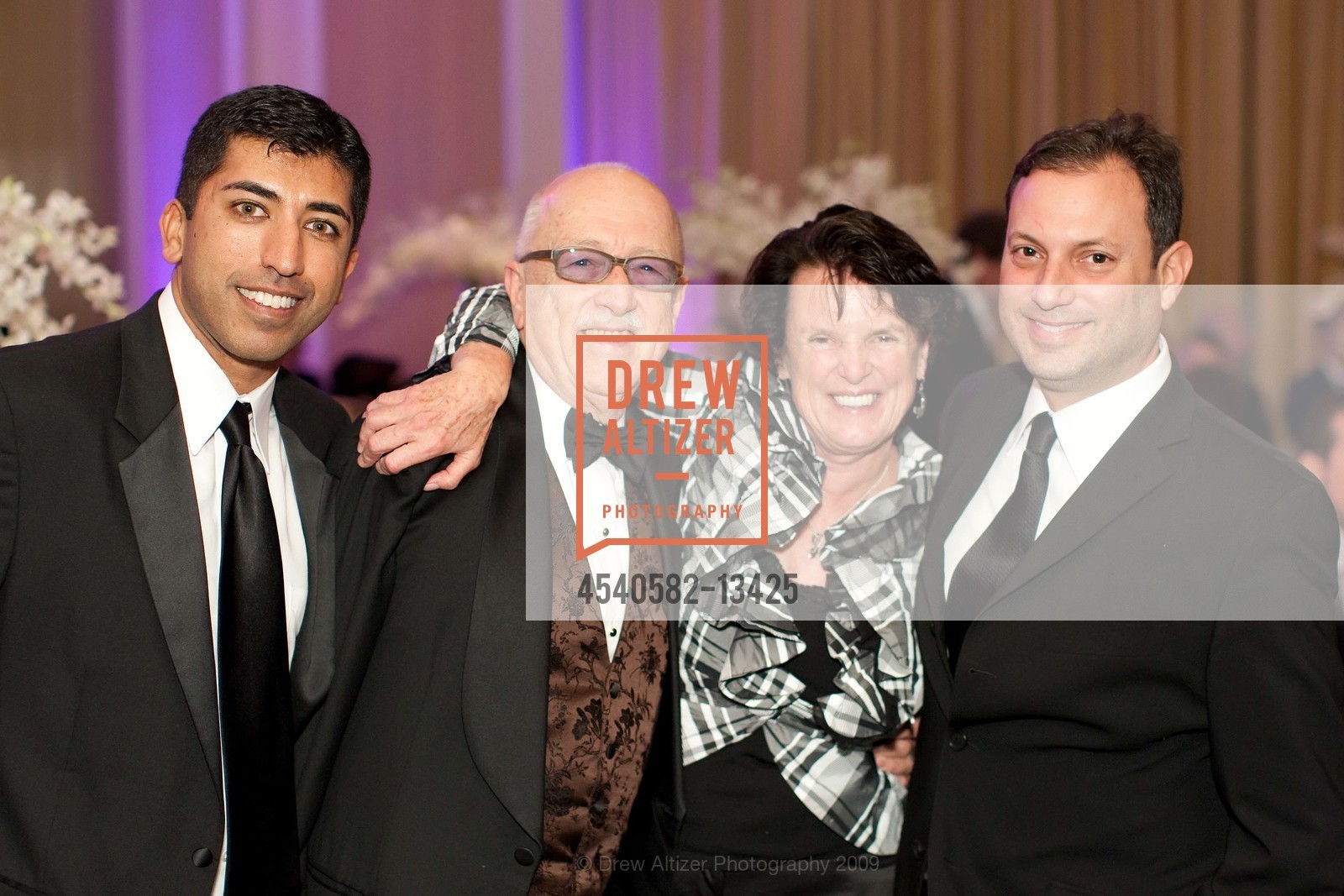 Nash Hirje, Wilkes Bashford, Susie McCormick, Peter Poulos, amfAR's 2009 San Francisco Gala at the Four Seasons, US, November 8th, 2009, Photo #4540582-13425 Nash Hirje, Wilkes Bashford, Susie McCormick, Peter Poulos, Photo #4540582-13425