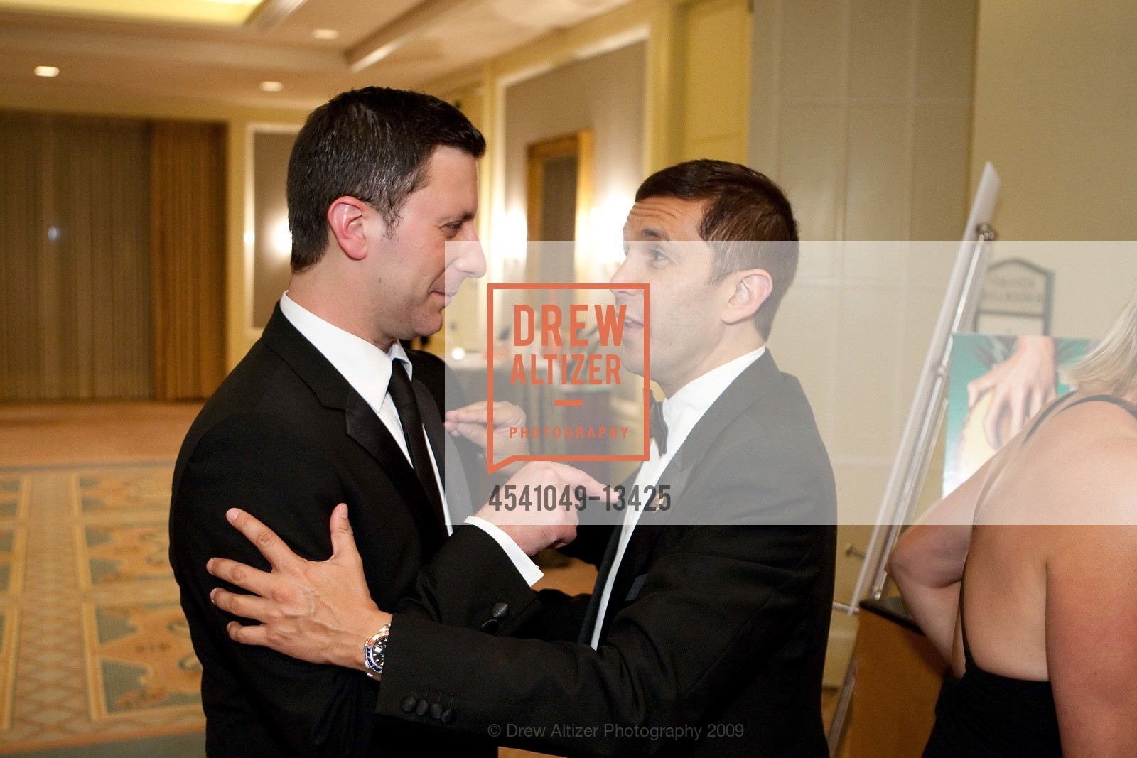 Antonio White, Captian Michael Gerold, amfAR's 2009 San Francisco Gala at the Four Seasons, US, November 8th, 2009, Photo #4541049-13425 Antonio White, Captian Michael Gerold, Photo #4541049-13425