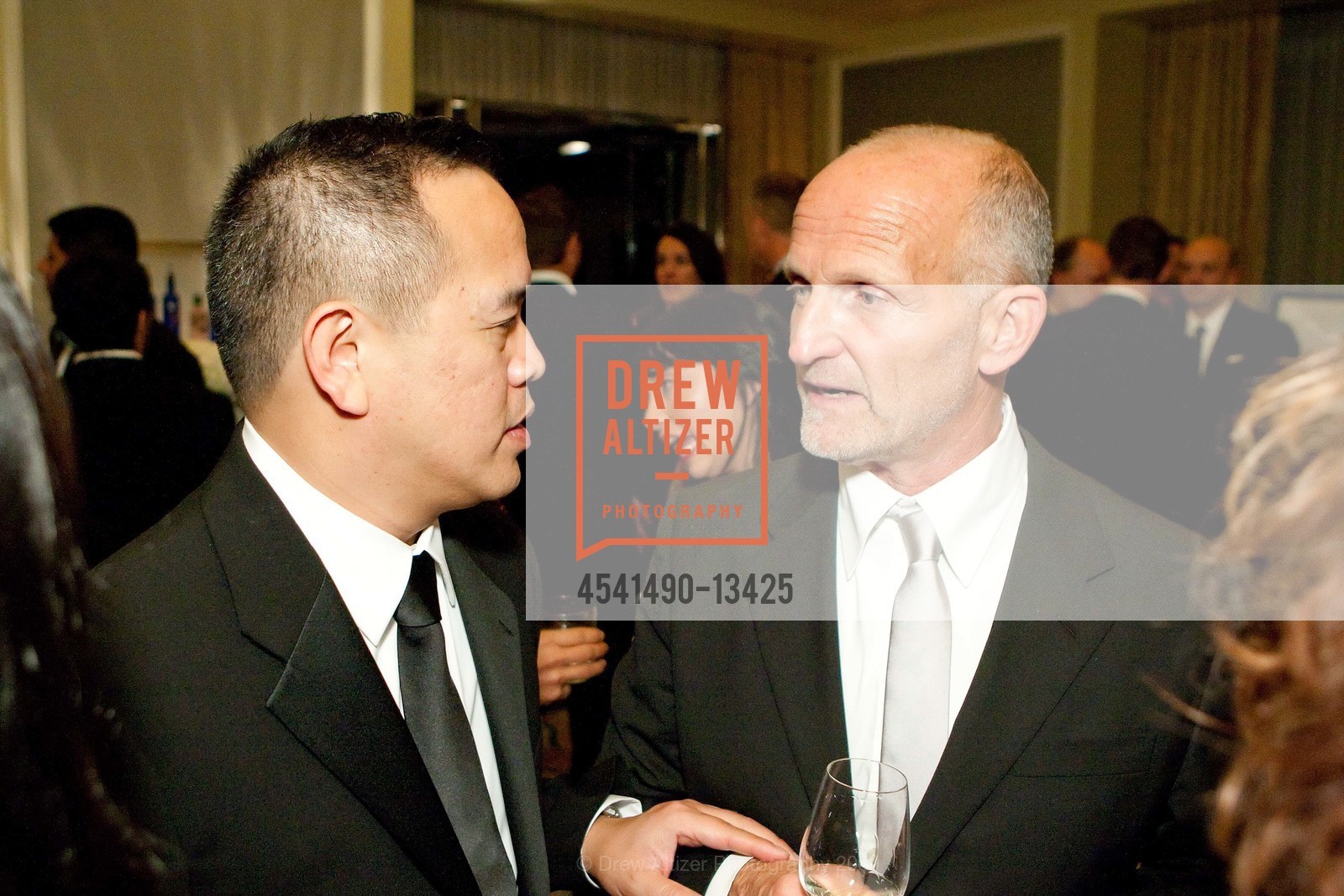 Joe Lucero, Vince Calcagno, amfAR's 2009 San Francisco Gala at the Four Seasons, US, November 8th, 2009, Photo #4541490-13425 Joe Lucero, Vince Calcagno, Photo #4541490-13425