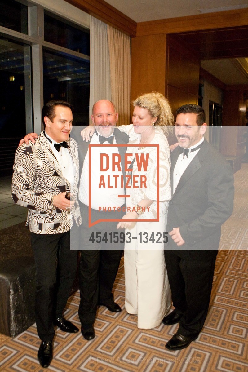 Joel Goodrich, Paul Holm, Shirley Robinson Von Karl, Bruce Mahood, amfAR's 2009 San Francisco Gala at the Four Seasons, US, November 8th, 2009, Photo #4541593-13425 Joel Goodrich, Paul Holm, Shirley Robinson Von Karl, Bruce Mahood, Photo #4541593-13425