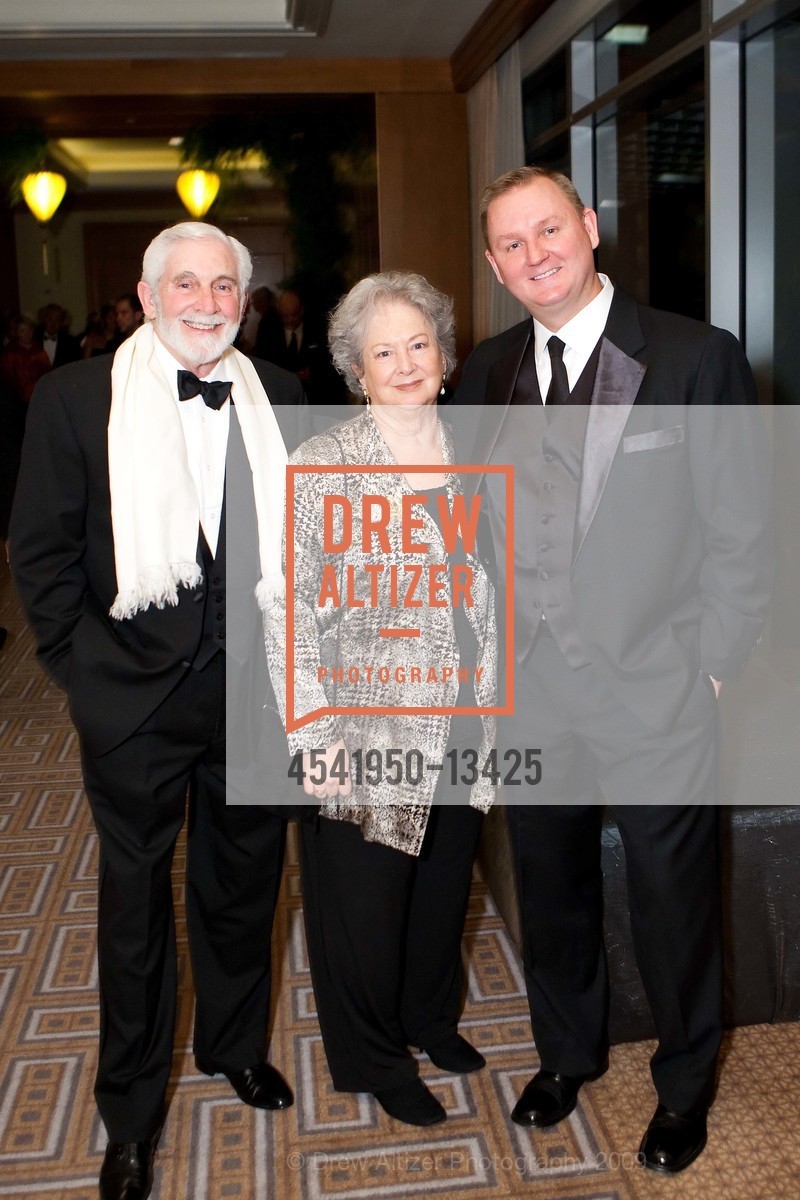 Mervyn Silverman, Deborah Silverman, Kevin Robert Frost, amfAR's 2009 San Francisco Gala at the Four Seasons, US, November 8th, 2009, Photo #4541950-13425 Mervyn Silverman, Deborah Silverman, Kevin Robert Frost, Photo #4541950-13425