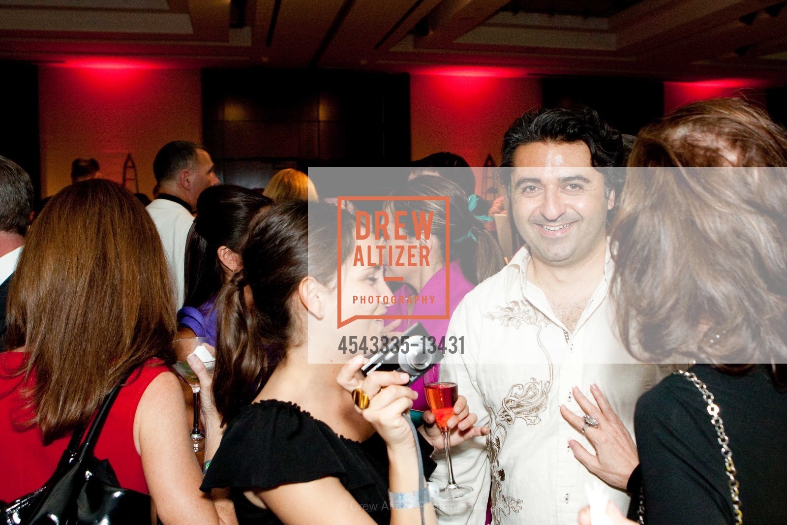 Gia Raia, Hooman Khalili, Margaret Mitchell, THIS OLD BAG Benefiting The Breast Cancer Emergency Fund Hosted By W HOTEL, US, October 18th, 2009, Photo #4543335-13431 Gia Raia, Hooman Khalili, Margaret Mitchell, Photo #4543335-13431