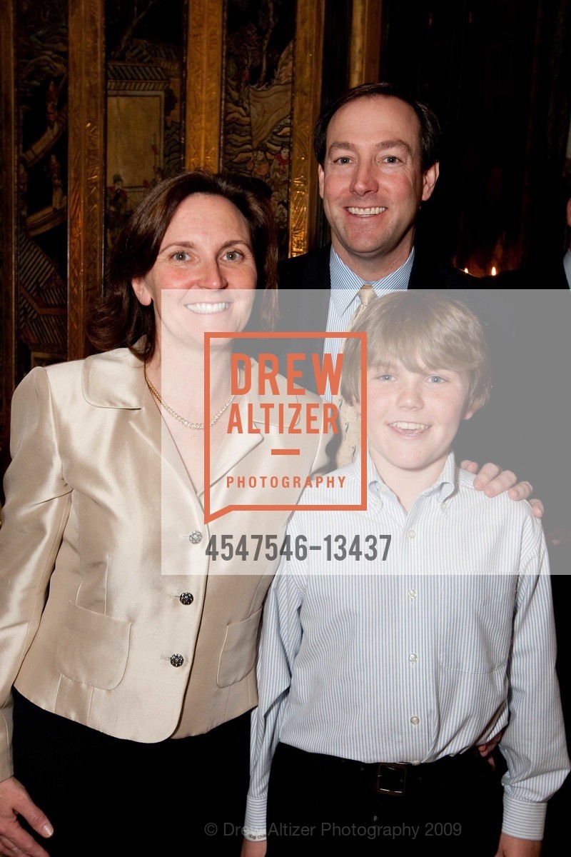 Kathy Brady, David Carter, Lucas Carter, Ann & Gordon Getty Host 2009 SNUGGLY SOIREE Benefiting UCSF, US, March 7th, 2009, Photo #4547546-13437 Kathy Brady, David Carter, Lucas Carter, Photo #4547546-13437